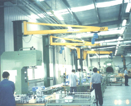 懸臂吊在比澤爾壓縮機(jī)生產(chǎn)線(xiàn)應(yīng)用